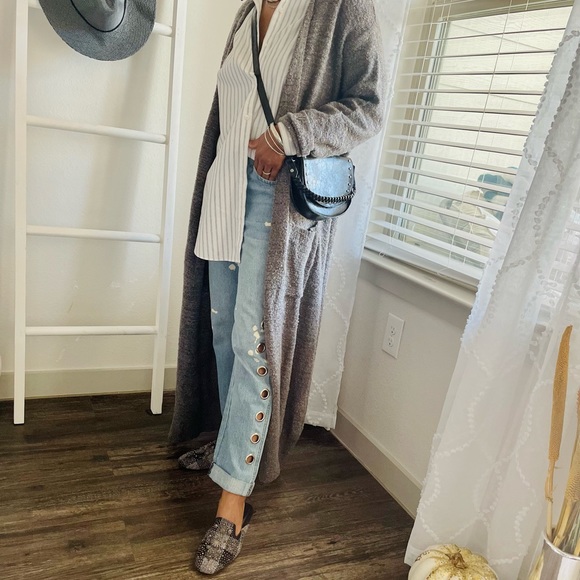 Blue Boyfriend Distressed Jeans With Silver Hardware Size 8 - Picture 3 of 9